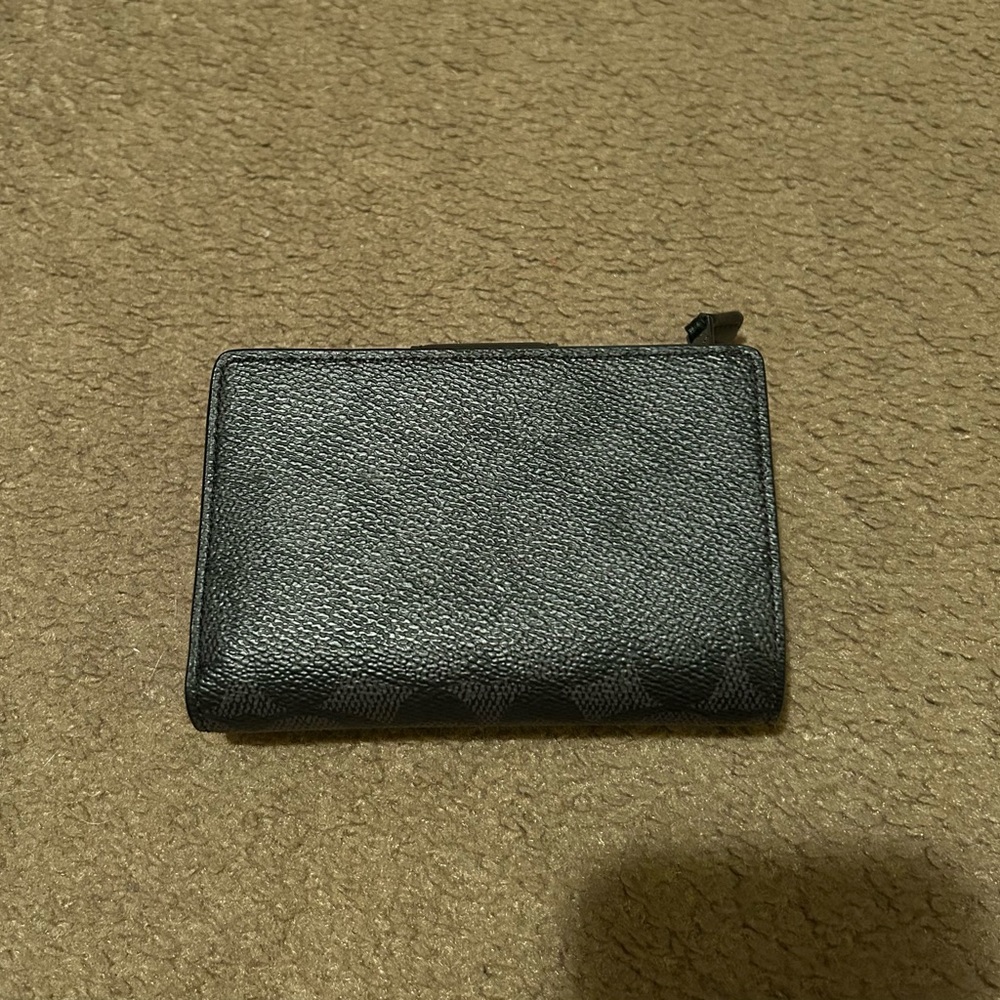 NWOT Coach Medium Corner Zip Wallet In Signature Canvas - Picture 2 of 5